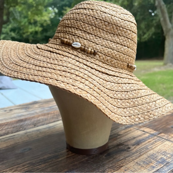 Beach Accessories Set For Women - Straw Hat, Sunglasses & Seashell Necklace, 3-Piece Vacation Set